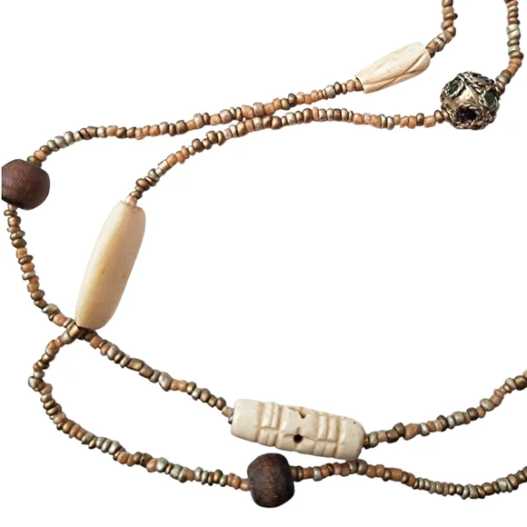 ✨️NWOT! EXPRESS! Beaded White And Brown 48 Long Infinety Necklace!